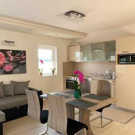 Orchidea Apartmanhaz