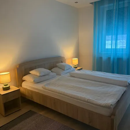 Orchidea Apartmanhaz *